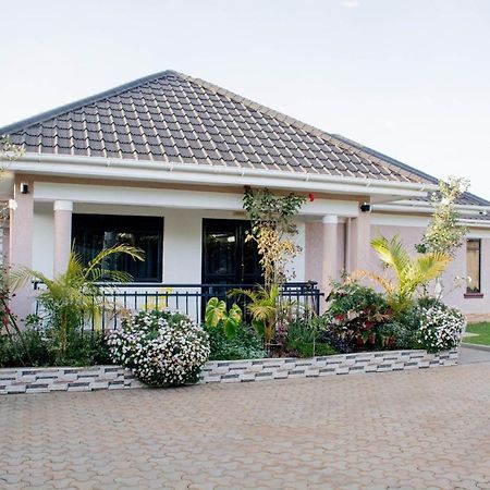 Lux Suites Eldoret Luxury Villas Exterior photo